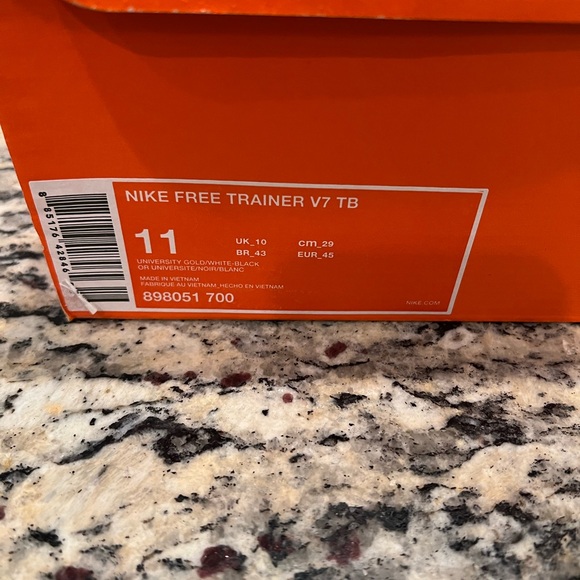 Men’s size 11 Nike free trainer V7’s. Brand new in box - Picture 6 of 6